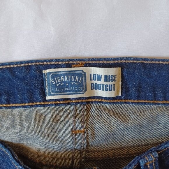 Signature by Levi Strauss Jeans Dark Wash Lowrise Bootcut Stretch Size 12 Med - Picture 8 of 14